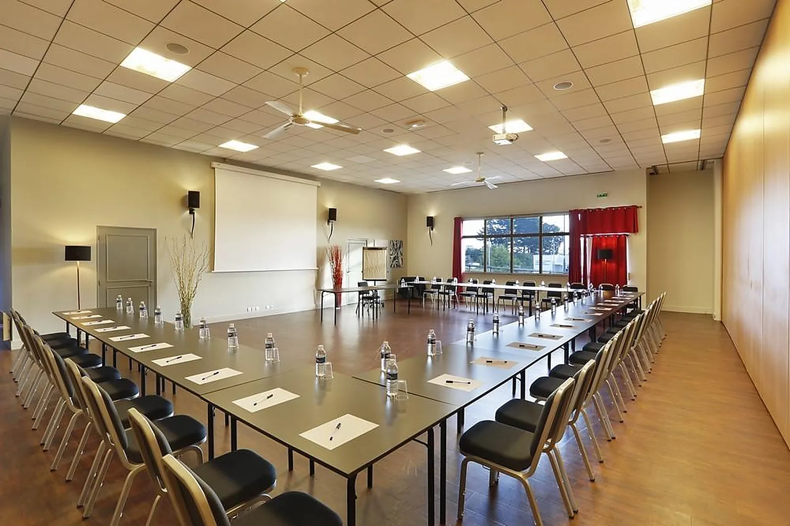 Lieux événementiels, HÔTEL AU CHÊNE VERT