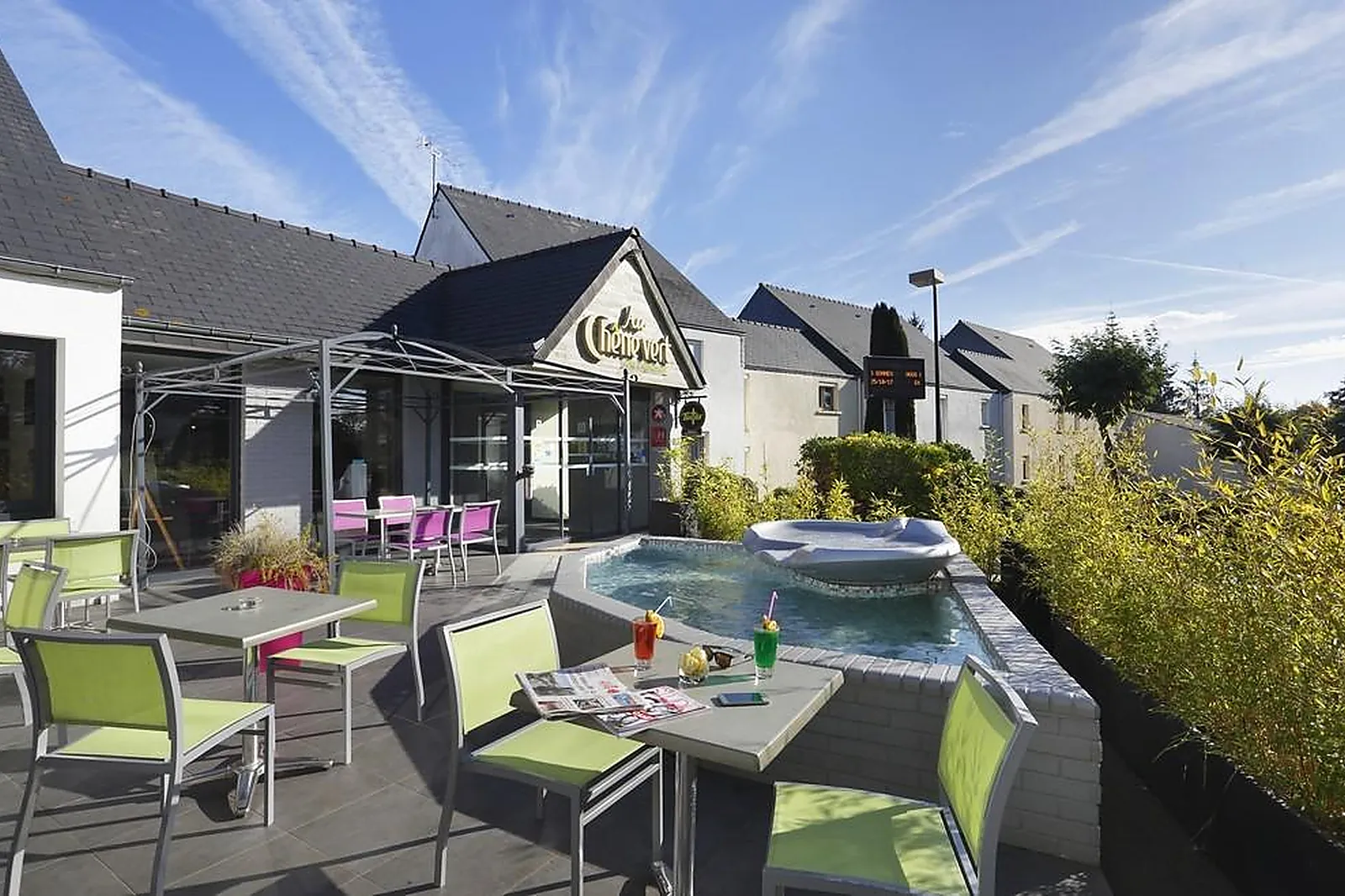 Lieux événementiels, HÔTEL AU CHÊNE VERT