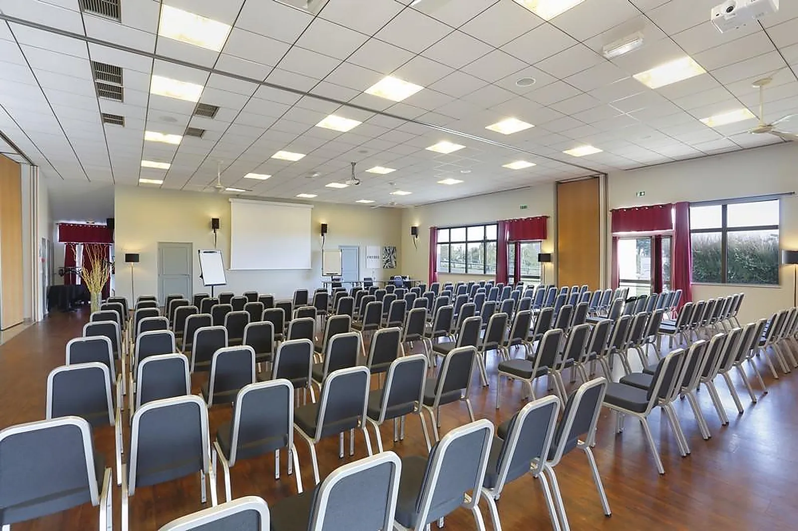 Lieux événementiels, HÔTEL AU CHÊNE VERT