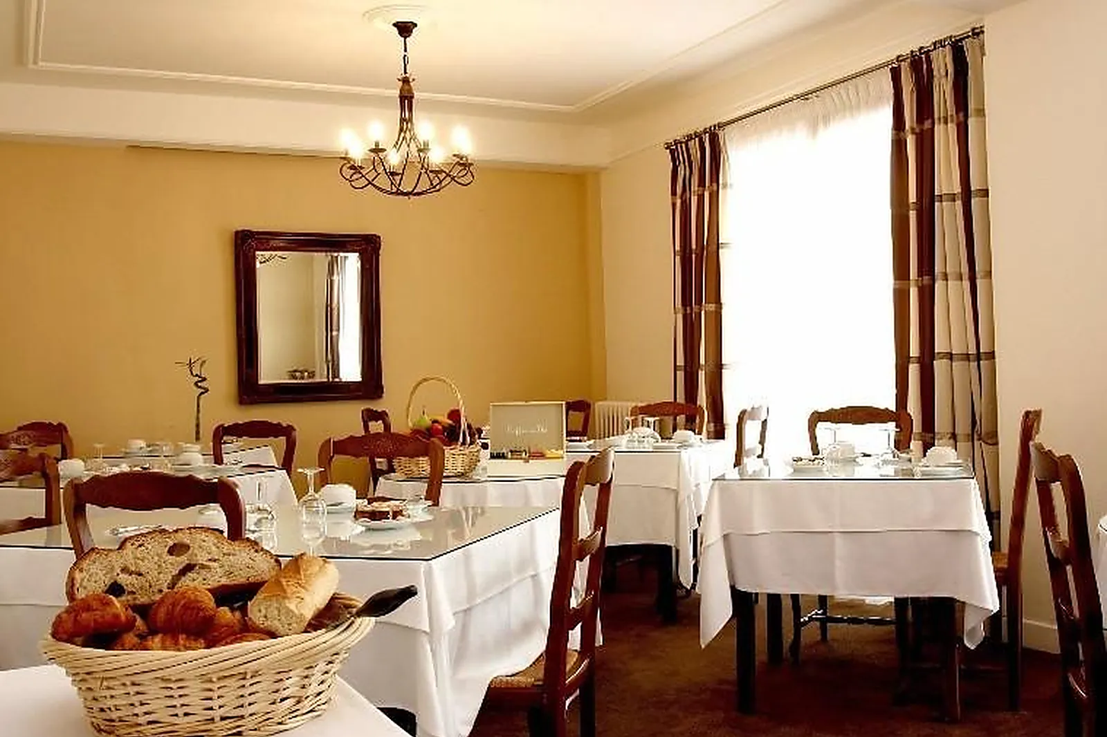 Lieux événementiels, HÔTEL AUBERGE DU REDIER