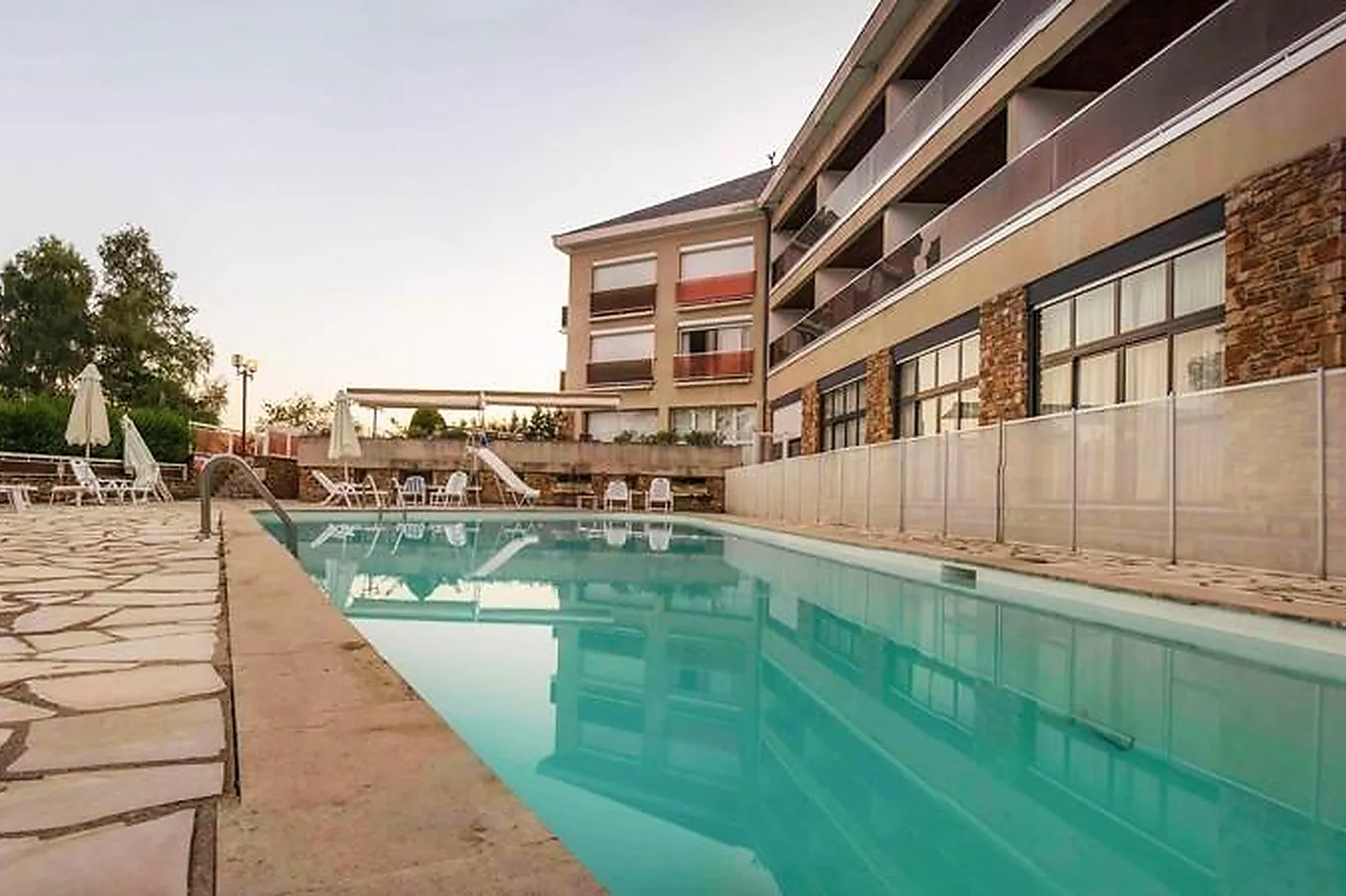 Lieux événementiels, HÔTEL AUTHENTIC BY BALLADINS RODEZ LE SÉGALA