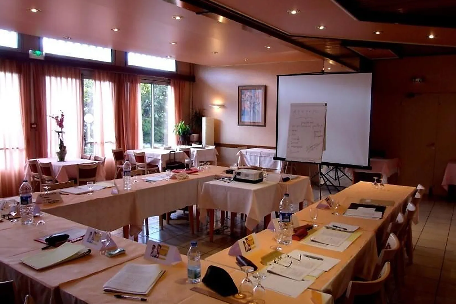 Lieux événementiels, HÔTEL AZUR RESTAURANT