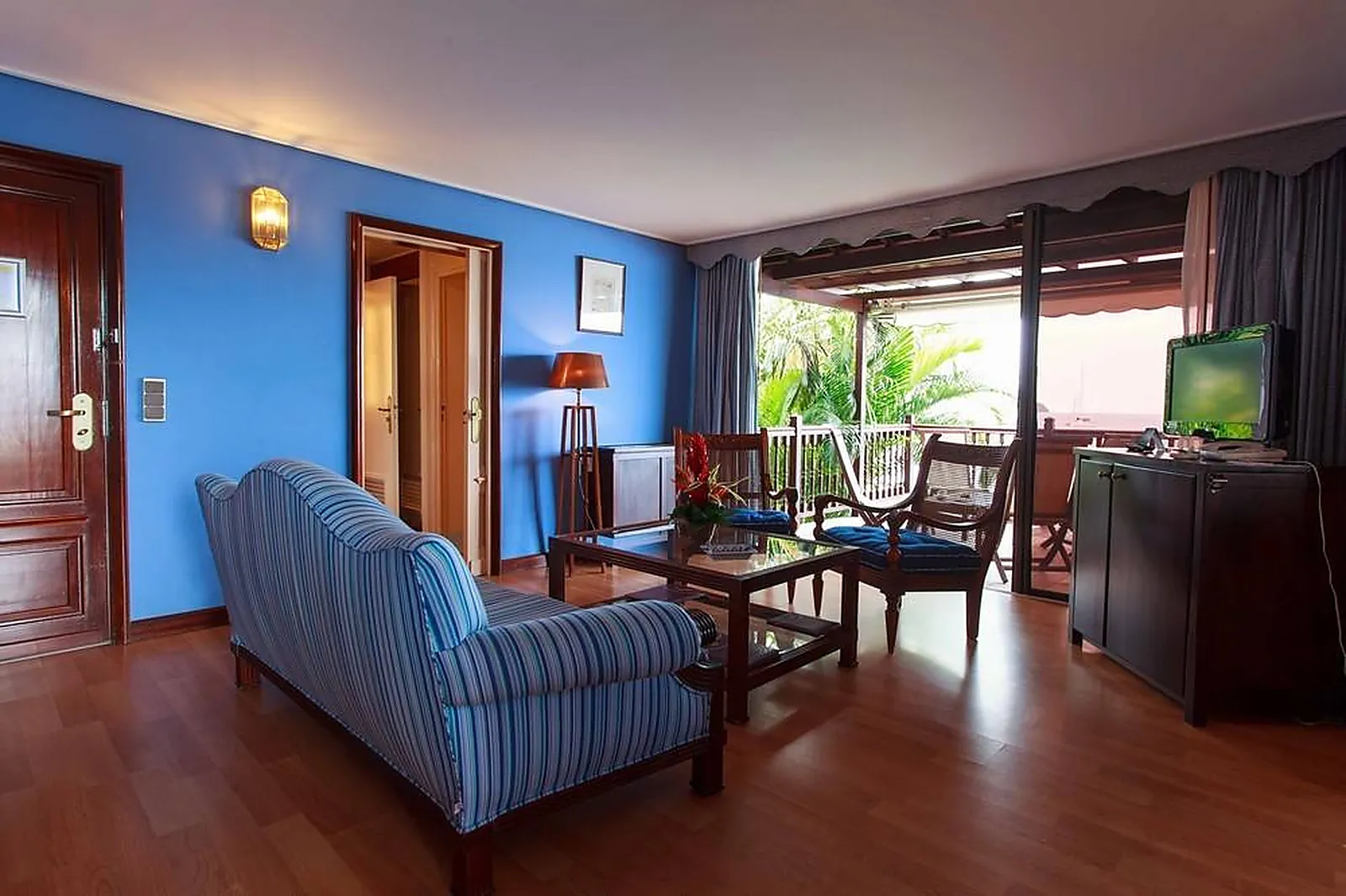 Lieux événementiels, HÔTEL BAKOUA