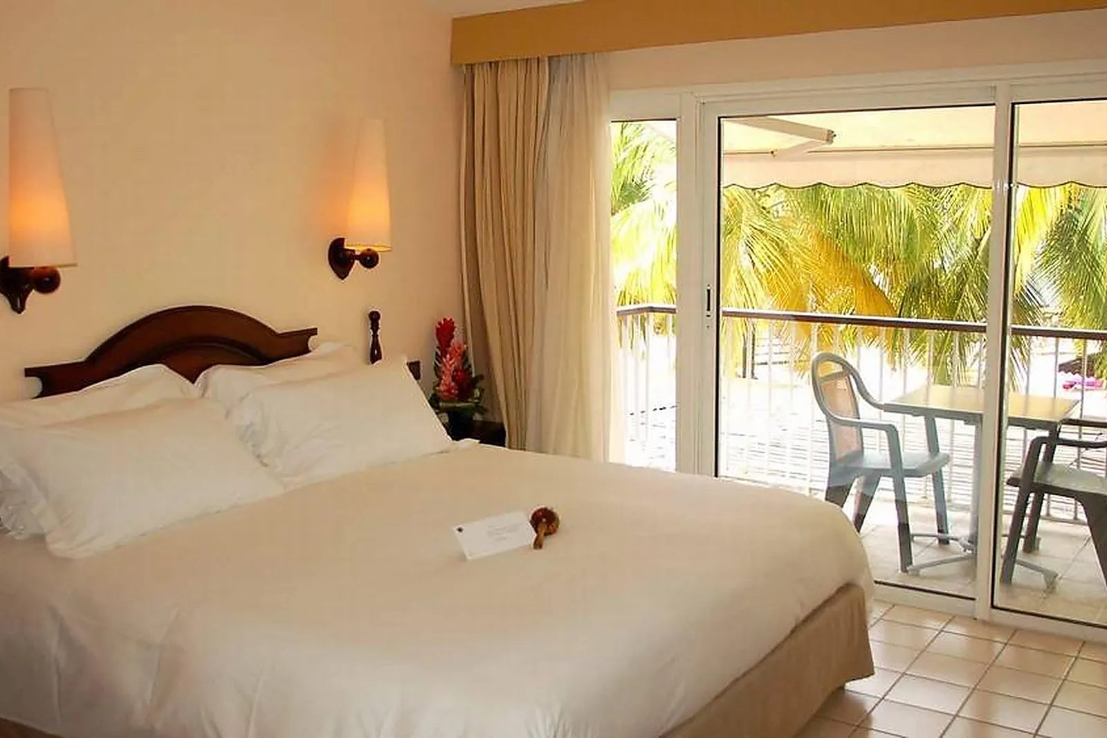 Lieux événementiels, HÔTEL BAKOUA