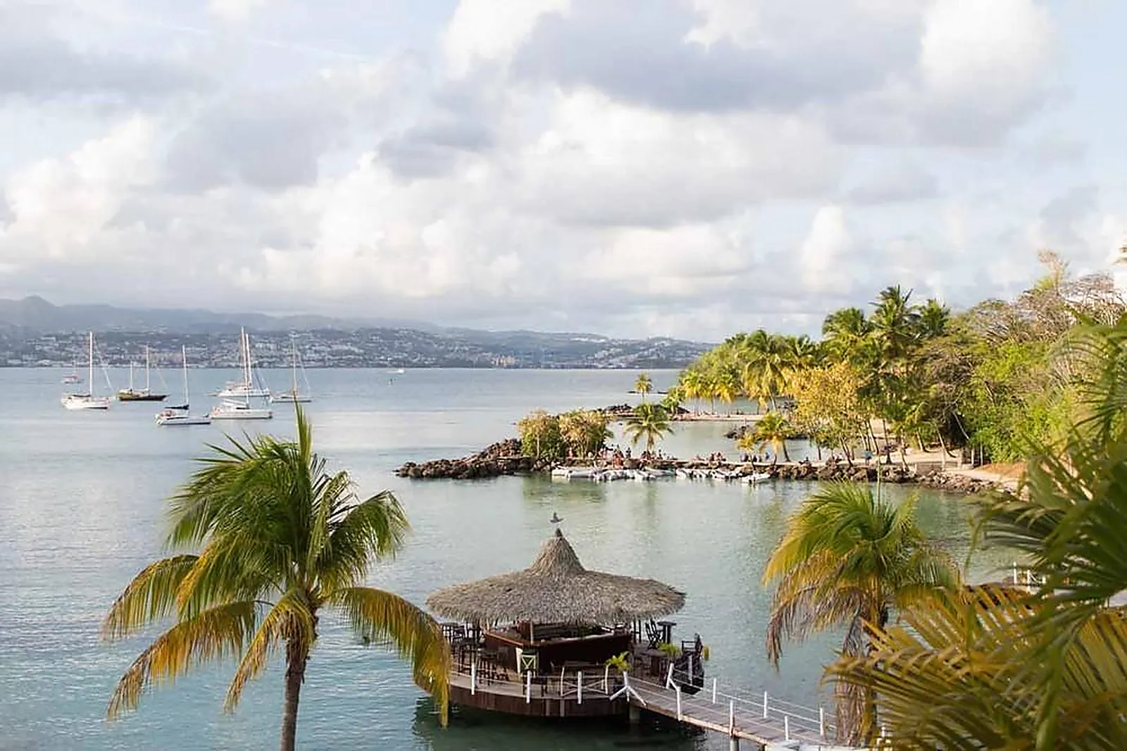 Lieux événementiels, HÔTEL BAKOUA