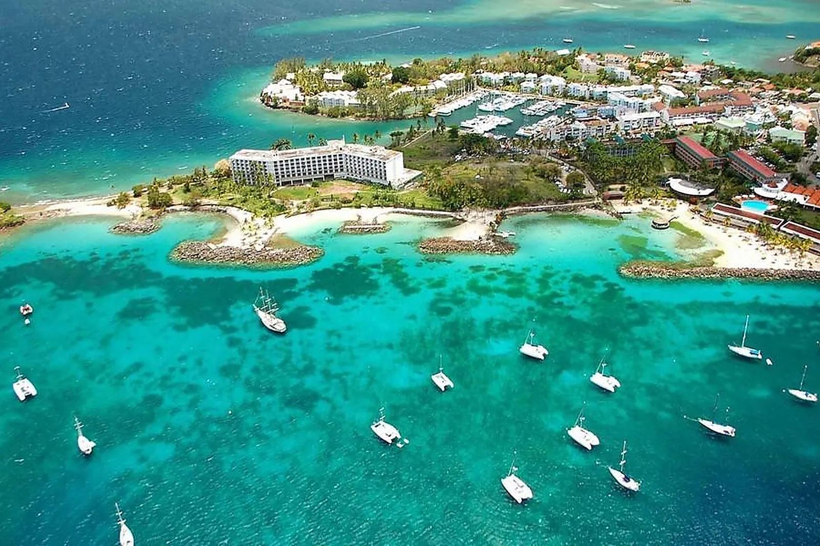 Lieux événementiels, HÔTEL BAKOUA