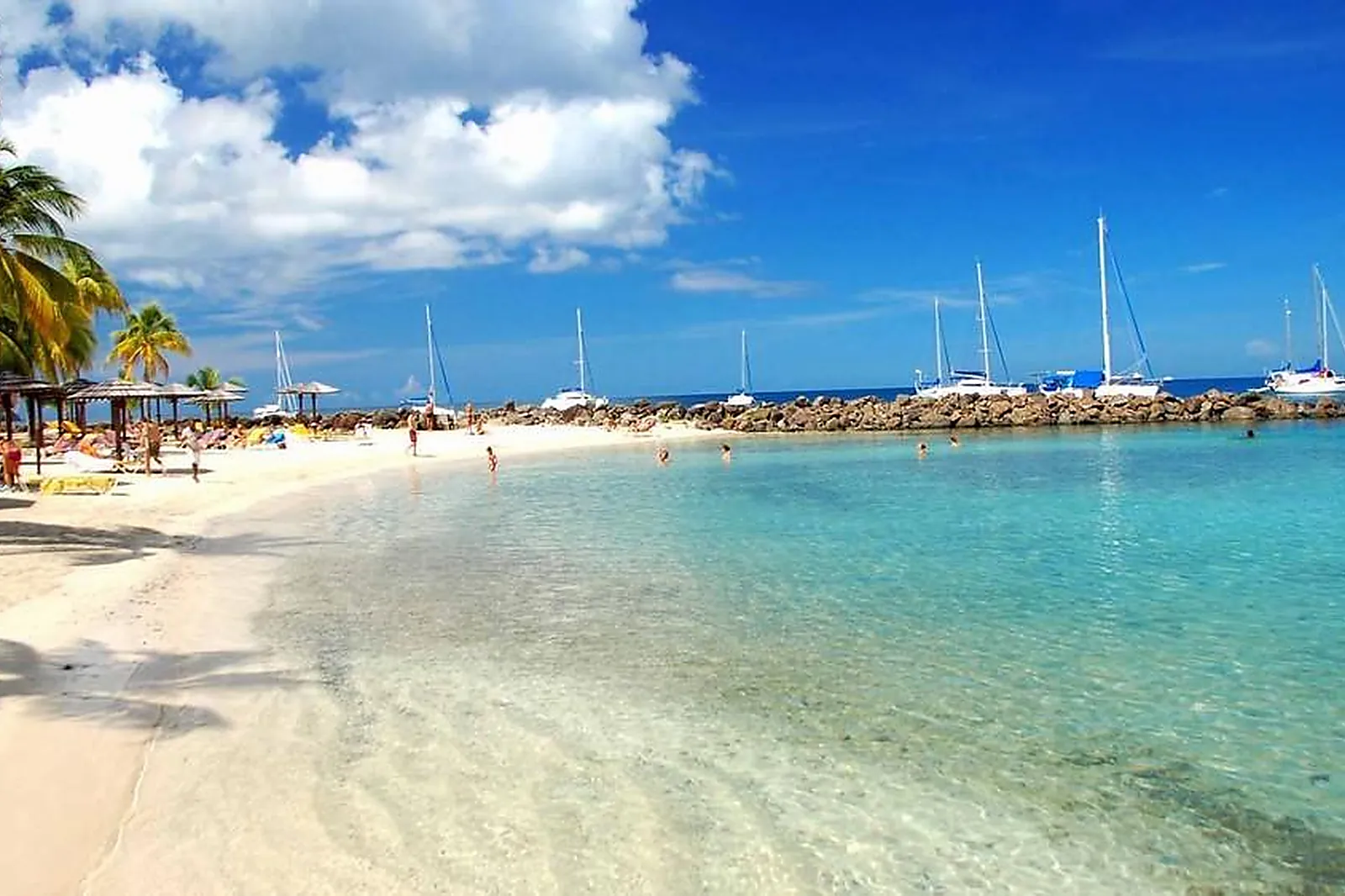 Lieux événementiels, HÔTEL BAKOUA