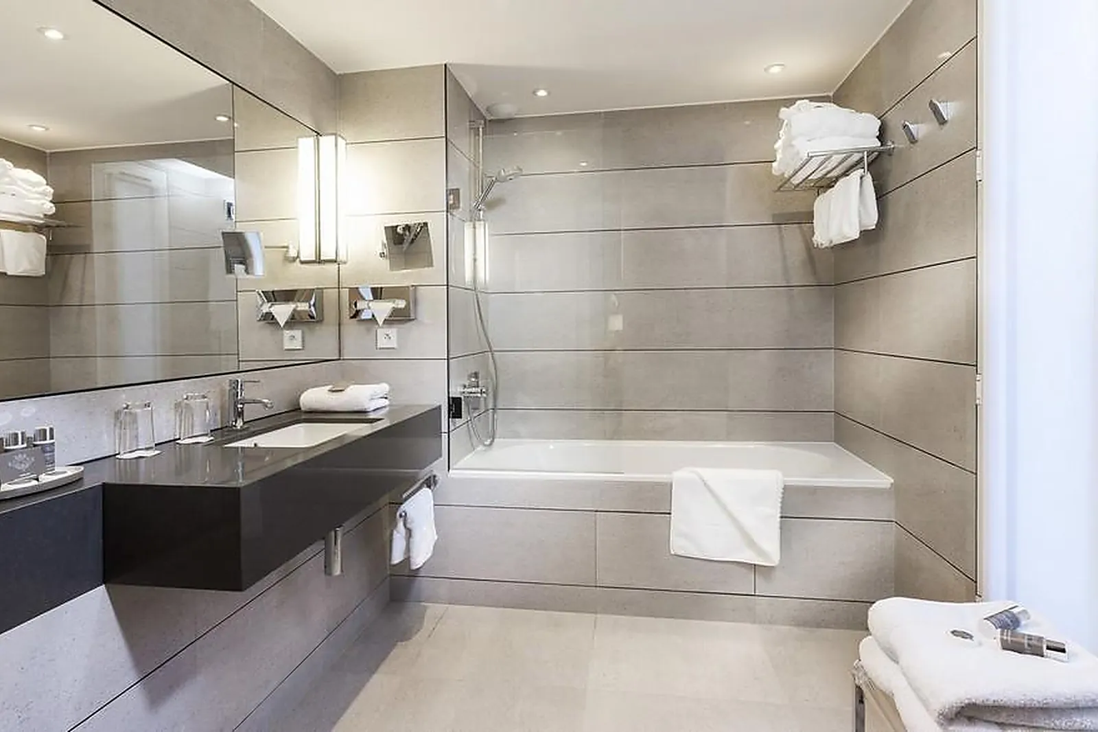 Lieux événementiels, HÔTEL BALMORAL