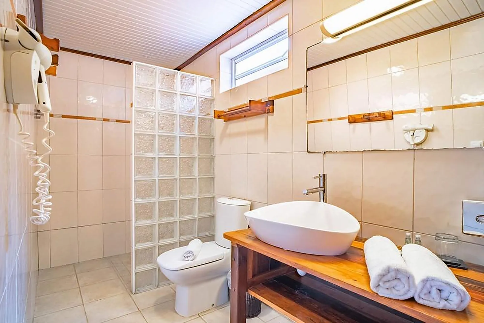 Lieux événementiels, HÔTEL BAMBOU ET SPA