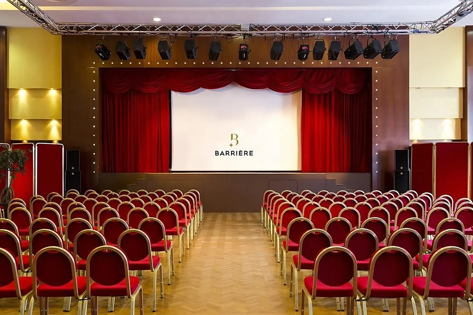 Lieux événementiels, HÔTEL BARRIÈRE LE GRAND HOTEL DINARD