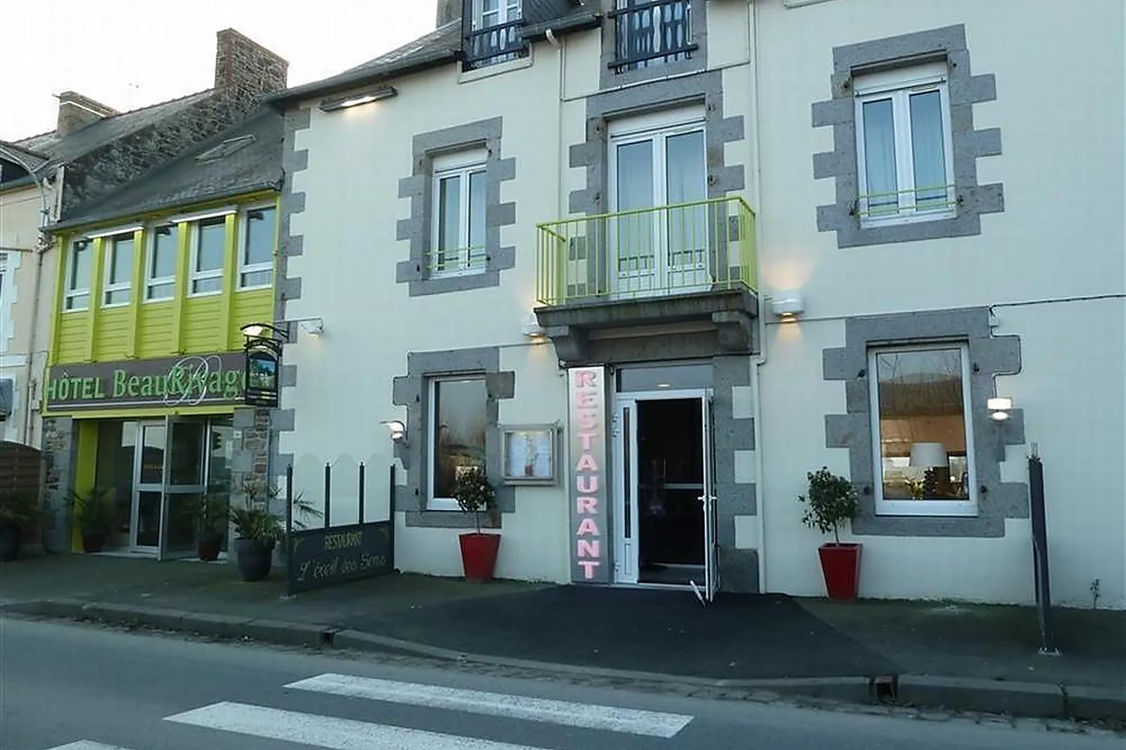 Lieux événementiels, HÔTEL BEAU RIVAGE - RESTAURANT L'EVEIL DES SENS