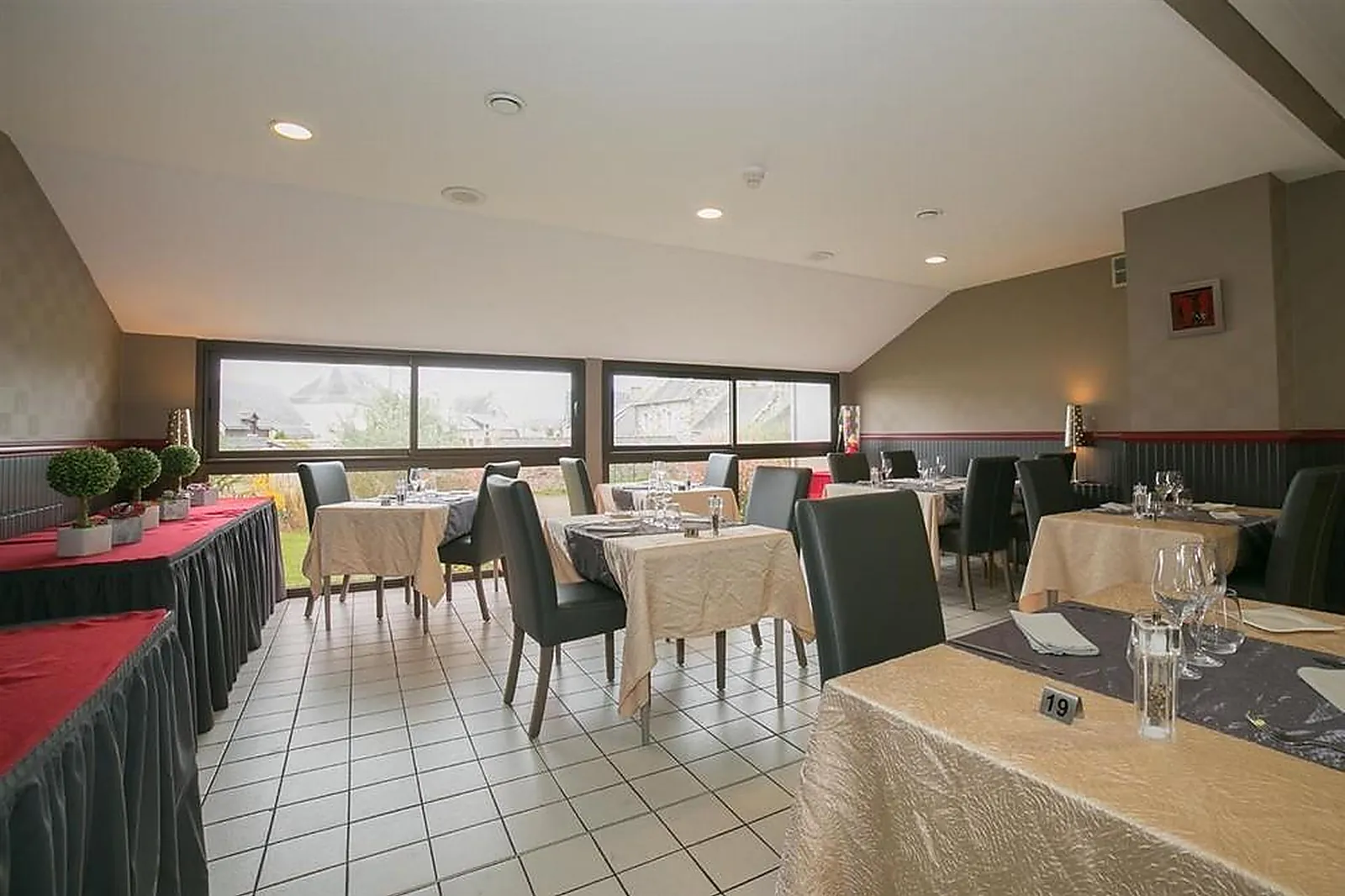 Lieux événementiels, HÔTEL BEAU RIVAGE - RESTAURANT L'EVEIL DES SENS