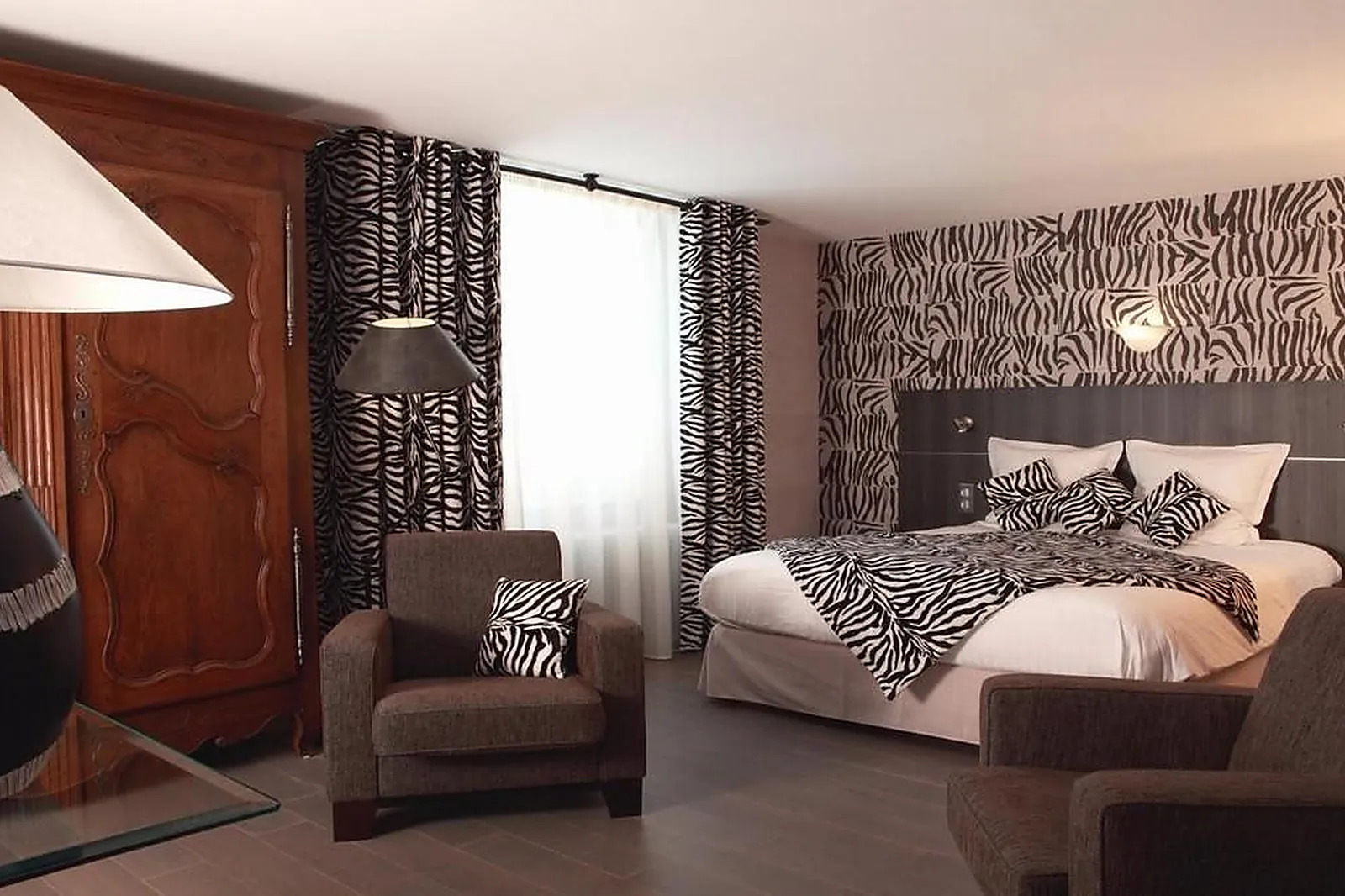 Lieux événementiels, HÔTEL BURNEL ET LA CLÉ DES CHAMPS