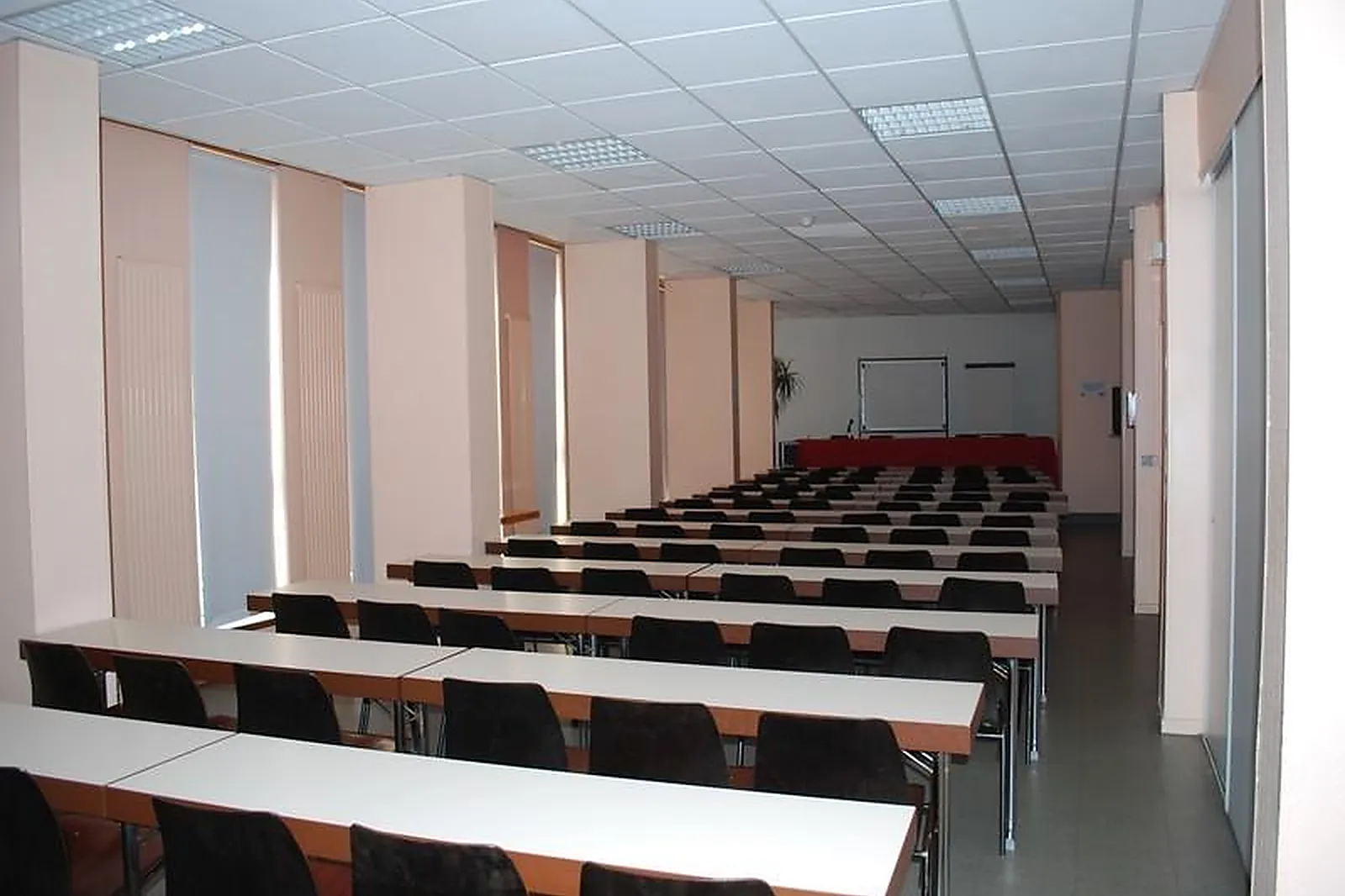 Lieux événementiels, HÔTEL CIS PARIS RAVEL