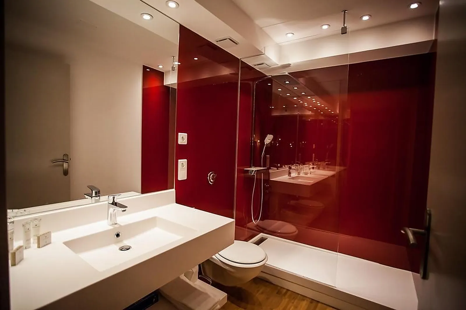 Lieux événementiels, HÔTEL C-SUITES