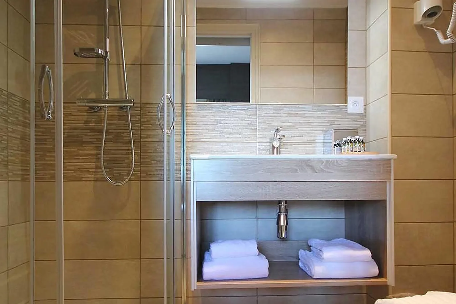 Lieux événementiels, HÔTEL CALAVITA