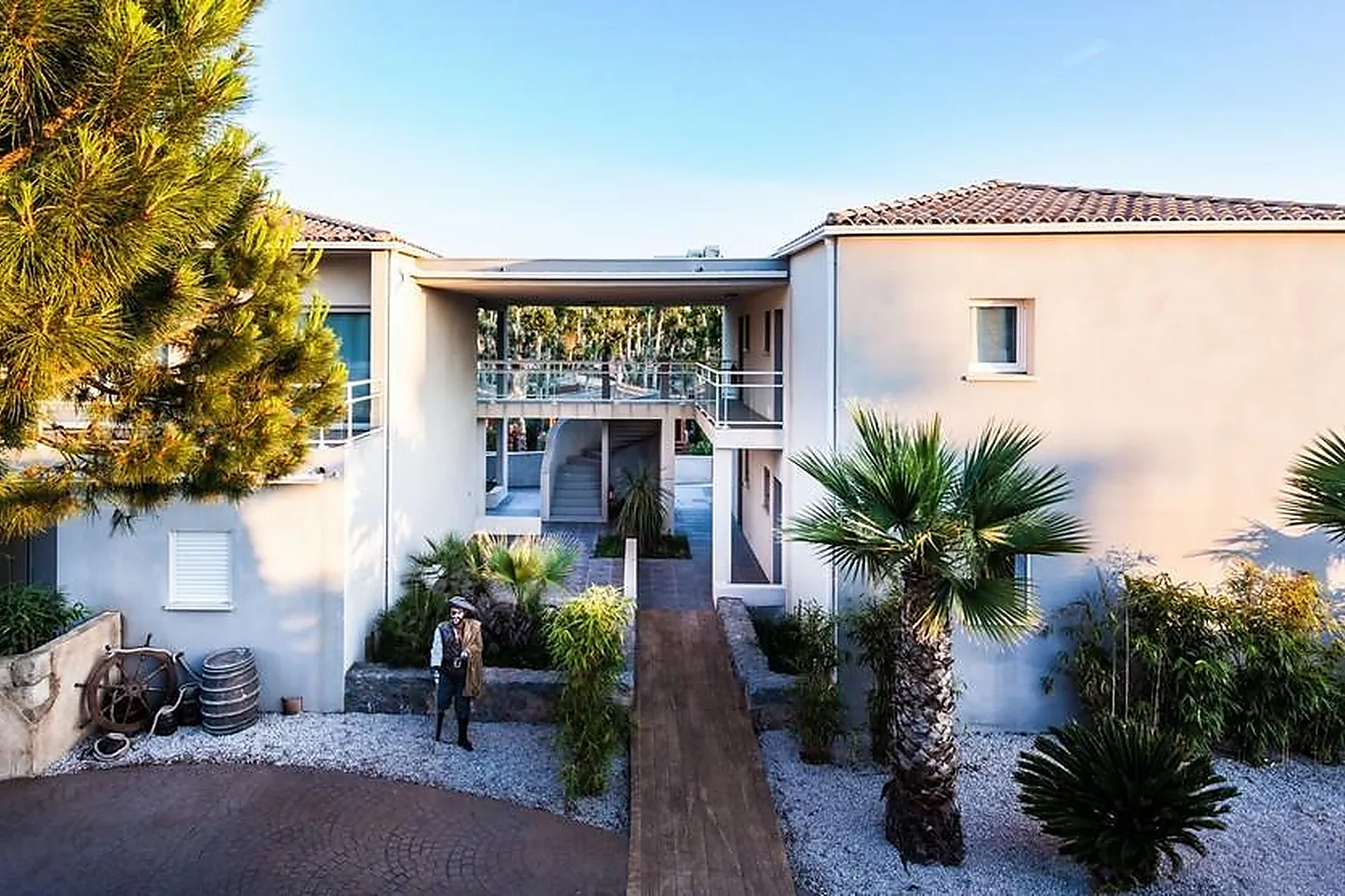 Lieux événementiels, HÔTEL CAP PIRATE