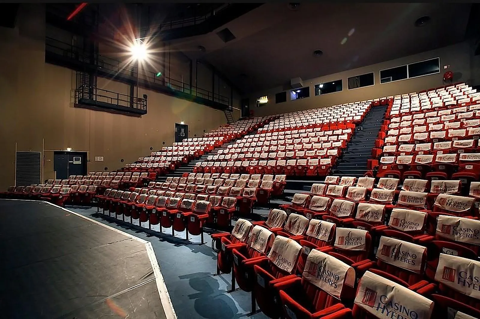 Lieux événementiels, HÔTEL CASINO DES PALMIERS