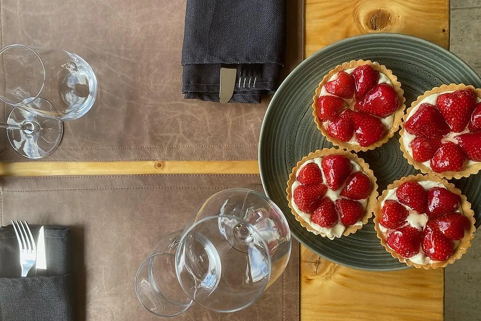 Lieux événementiels, HÔTEL CASTEL BURGOND ET LE DOUBLE V RESTAURANT