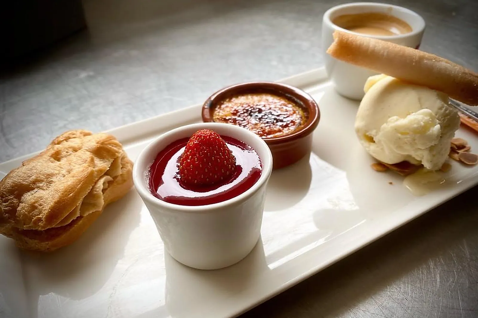 Lieux événementiels, HÔTEL CASTEL BURGOND ET LE DOUBLE V RESTAURANT