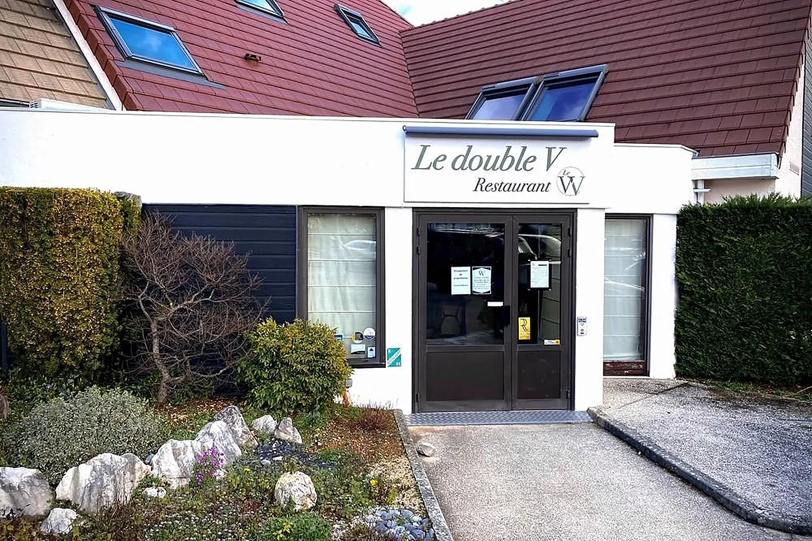 Lieux événementiels, HÔTEL CASTEL BURGOND ET LE DOUBLE V RESTAURANT