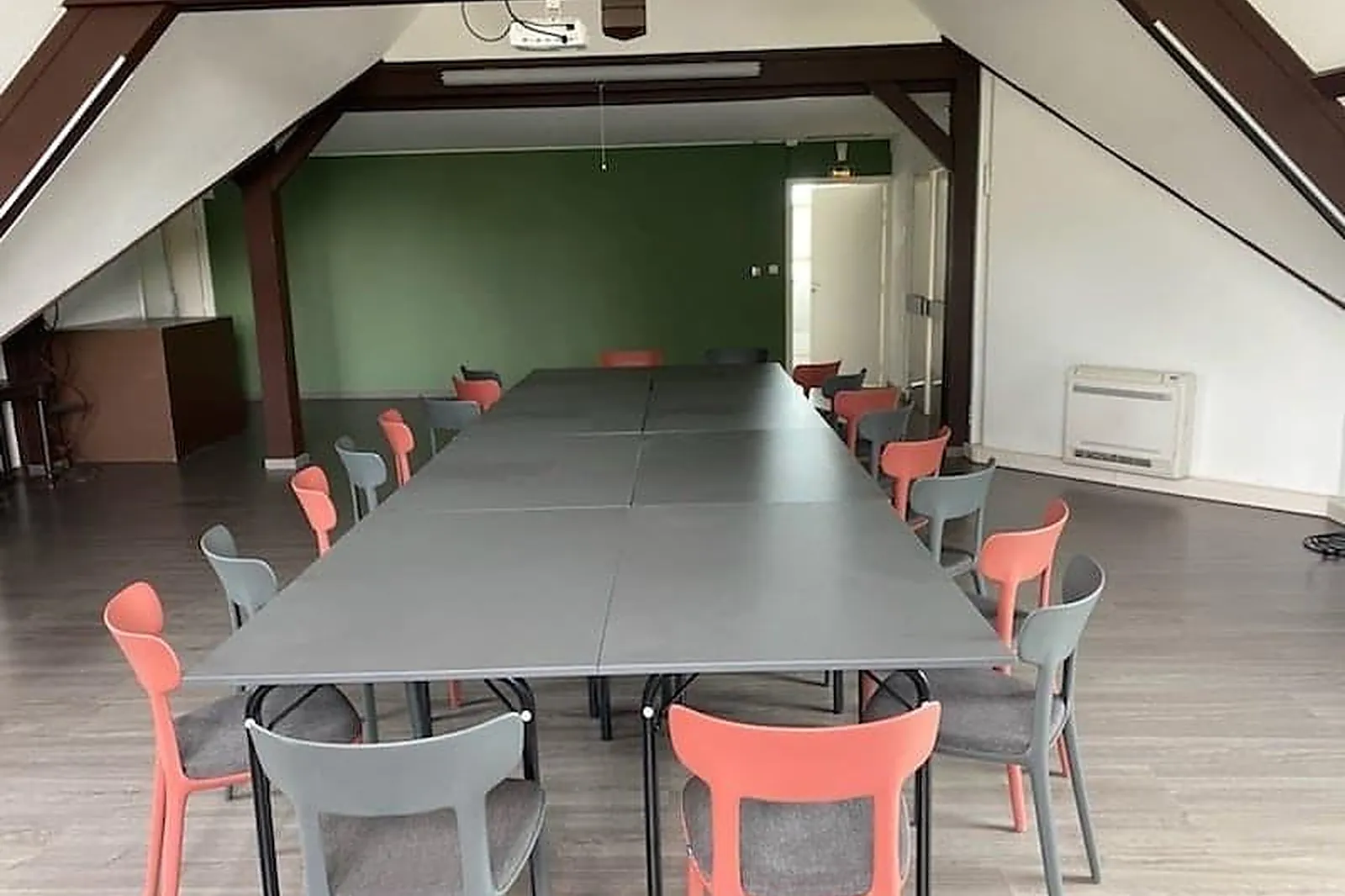 Lieux événementiels, HÔTEL CASTEL BURGOND ET LE DOUBLE V RESTAURANT