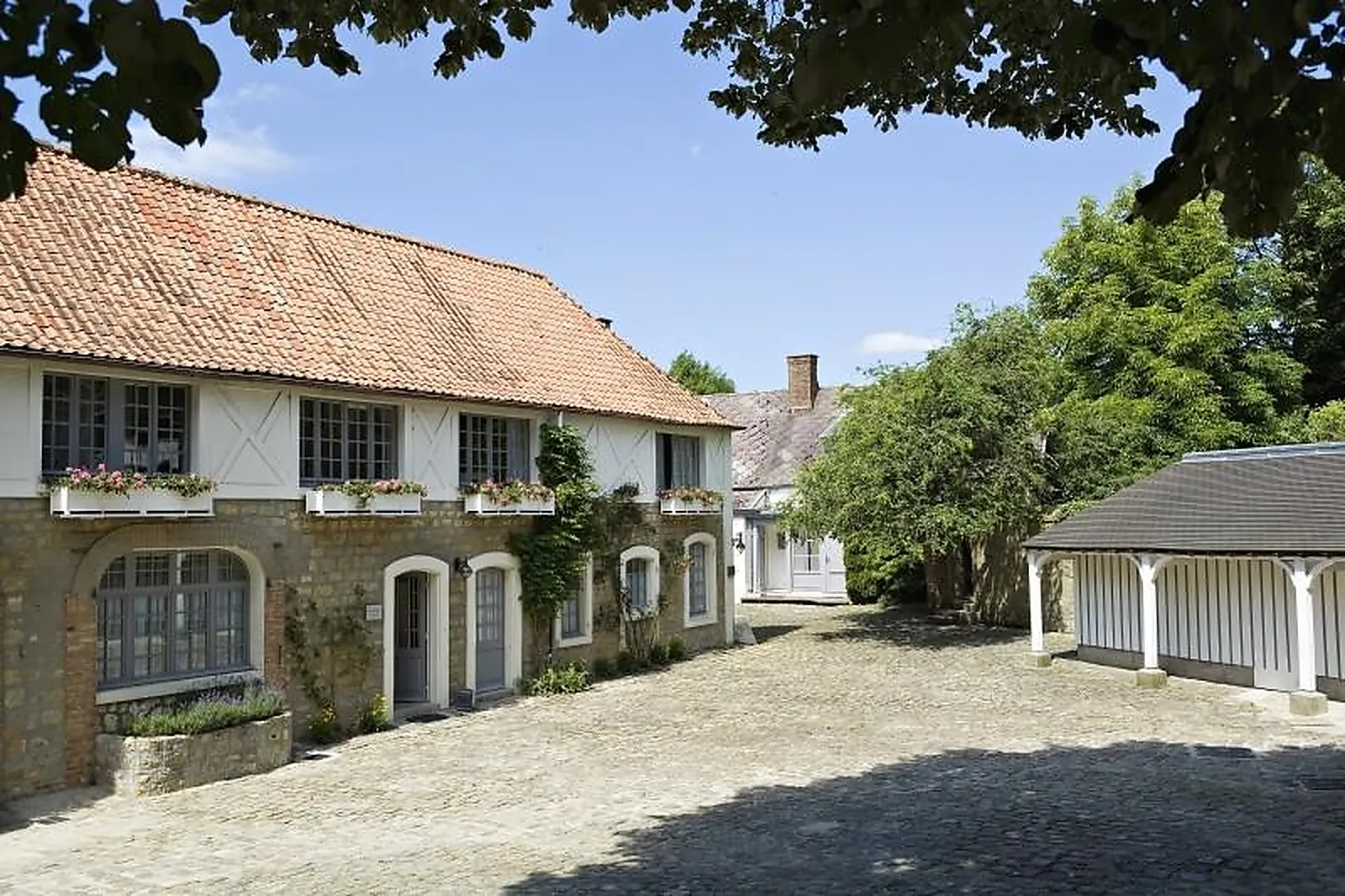 Lieux événementiels, HÔTEL CHÂTEAU CLÉRY - NAJETI