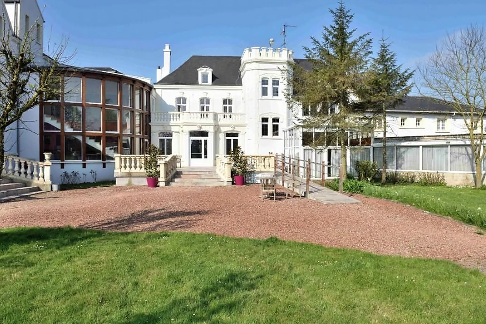 Lieux événementiels, HOTEL CHATEAU DES TOURELLES