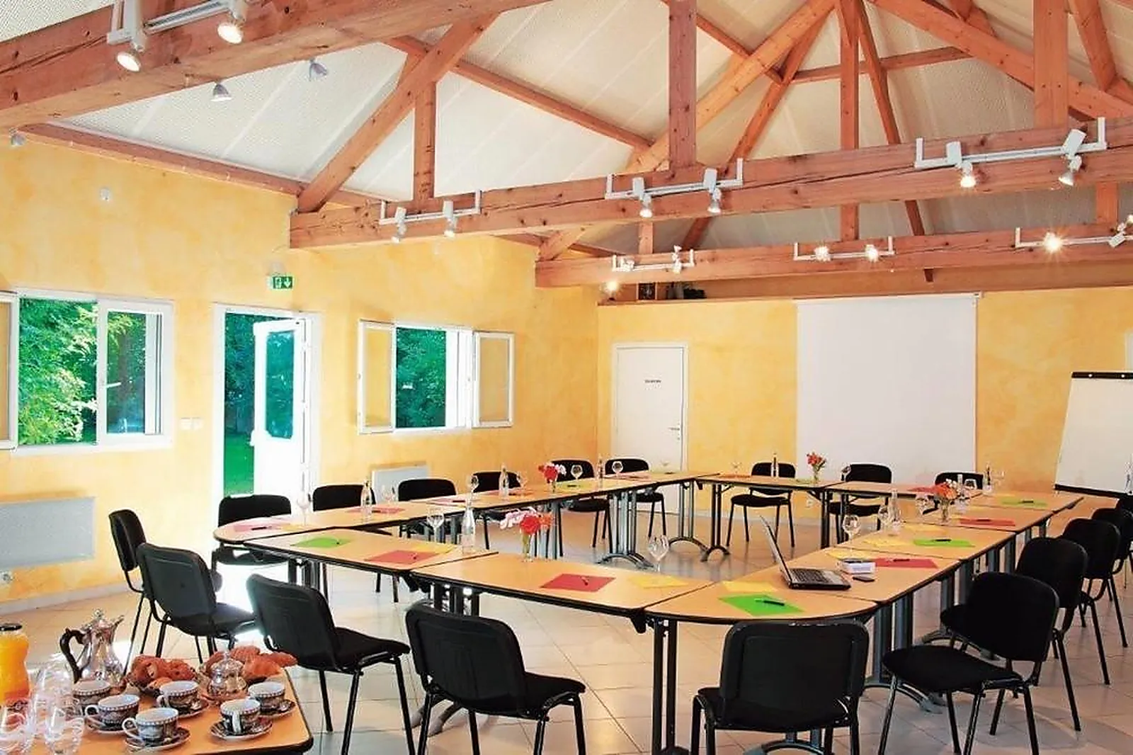 Lieux événementiels, HOTEL CHATEAU DES TOURELLES