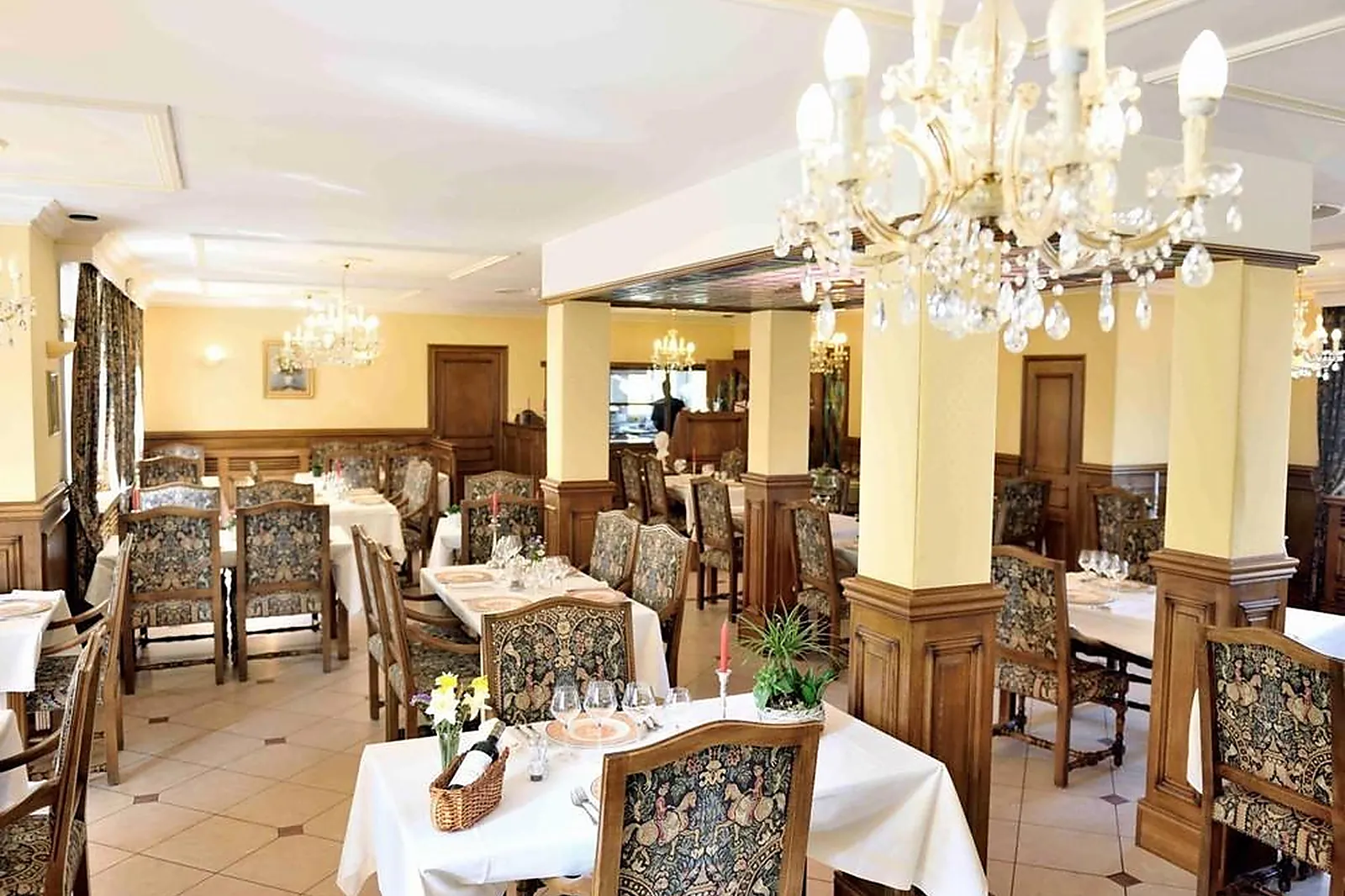 Lieux événementiels, HOTEL CHATEAU DES TOURELLES