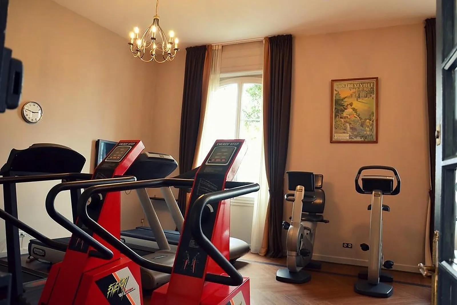 Lieux événementiels, HÔTEL CLUB COSMOS ET SPA