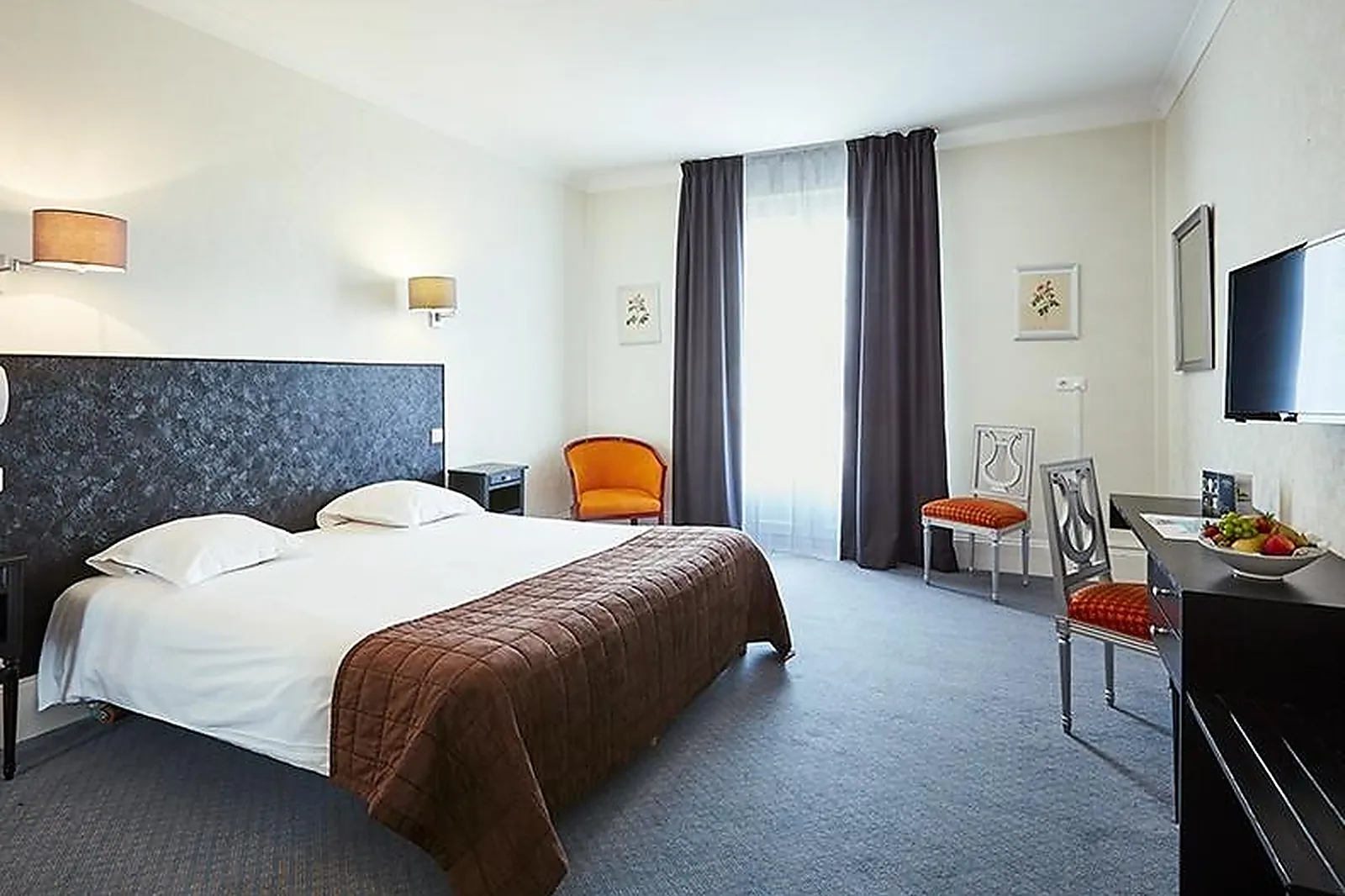 Lieux événementiels, HÔTEL CLUB COSMOS ET SPA