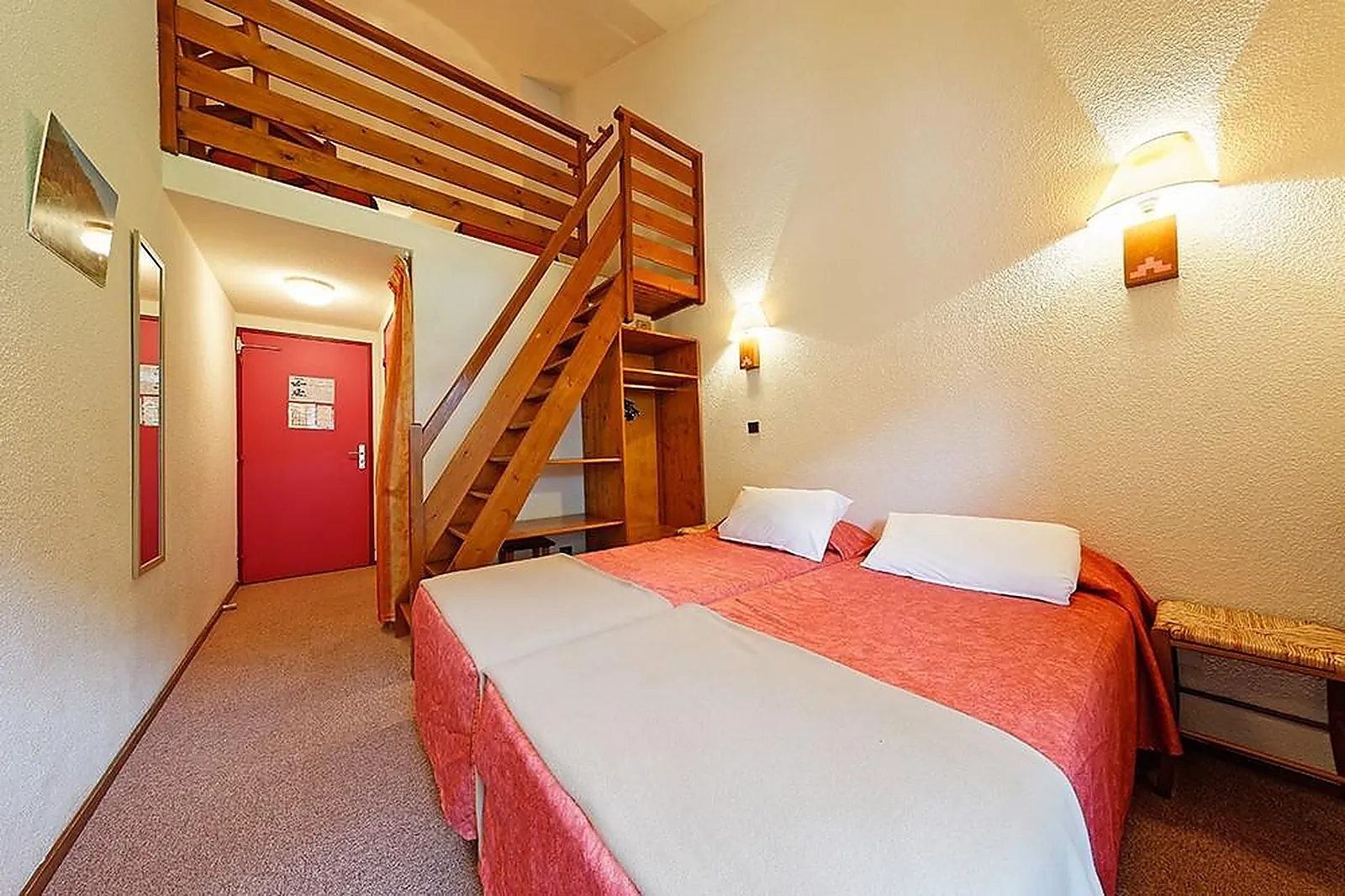 Lieux événementiels, HÔTEL CLUB LE RISOUX