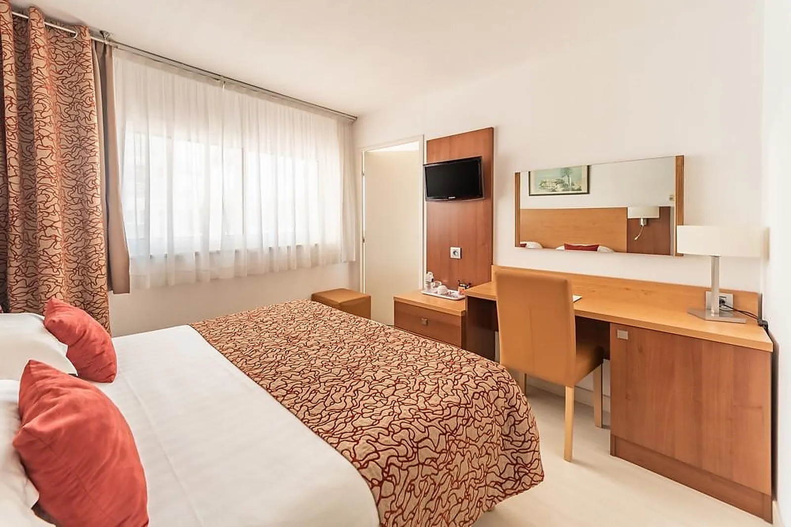 Lieux événementiels, HOTEL CONTINENTAL SAINT RAPHAEL