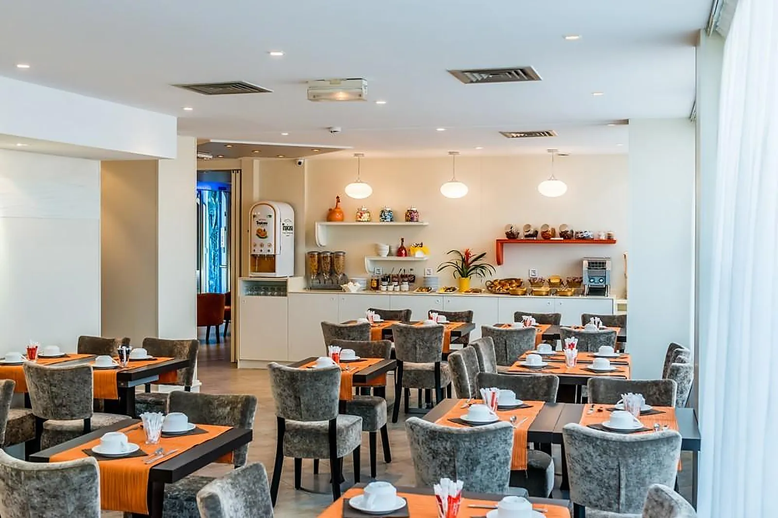 Lieux événementiels, HOTEL CONTINENTAL SAINT RAPHAEL