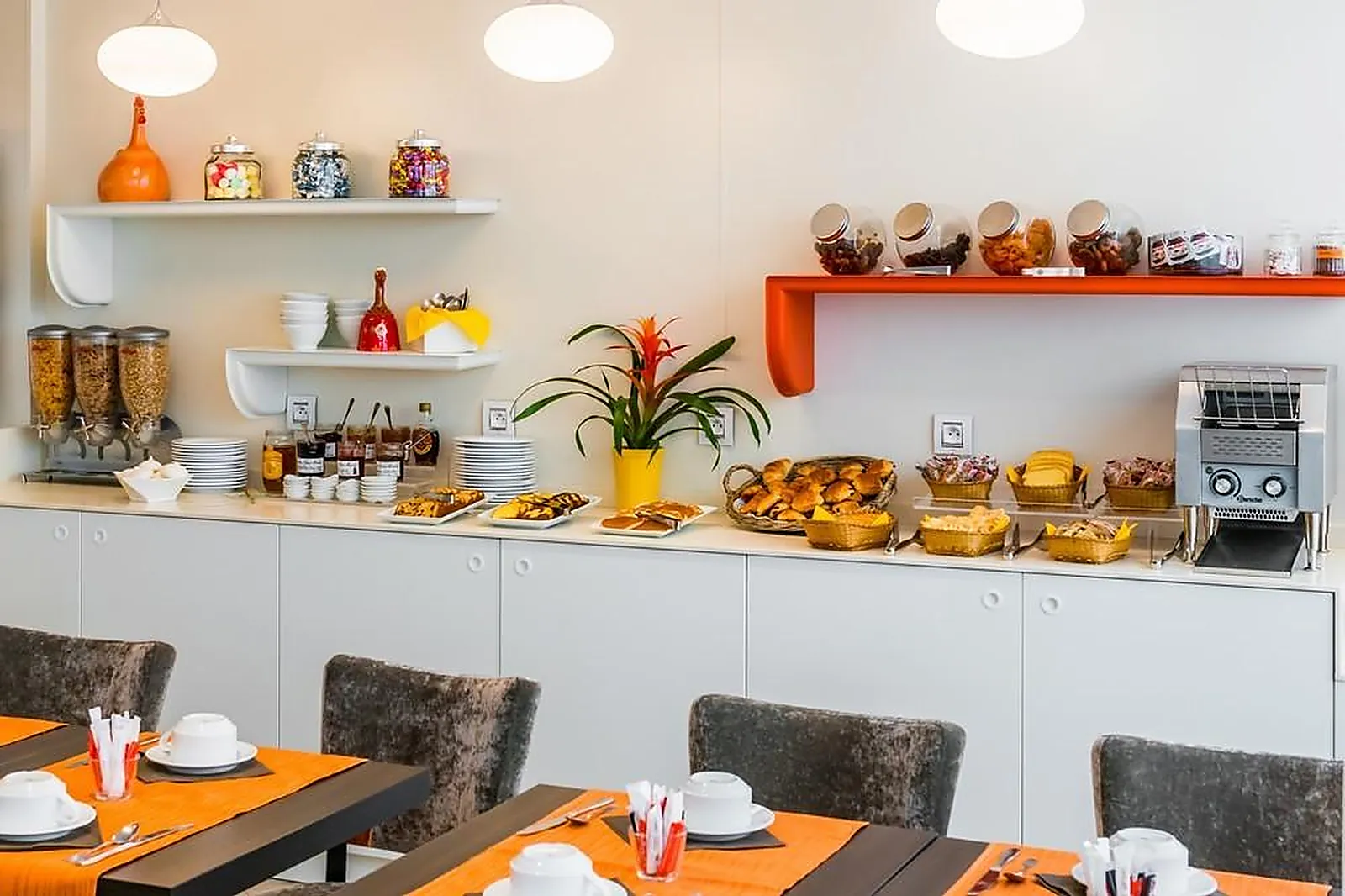 Lieux événementiels, HOTEL CONTINENTAL SAINT RAPHAEL