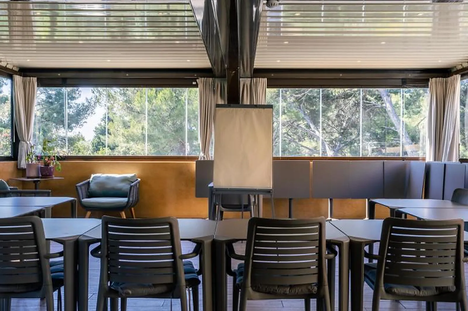 Lieux événementiels, HÔTEL CORNICHE DU LIOUQUET