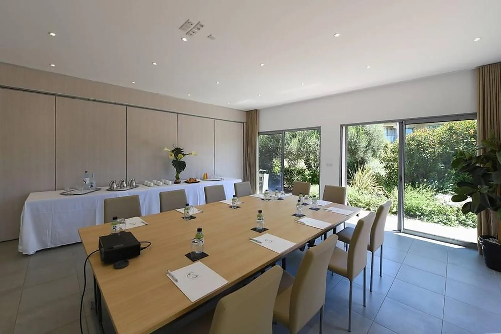 Lieux événementiels, HÔTEL COSTA SALINA