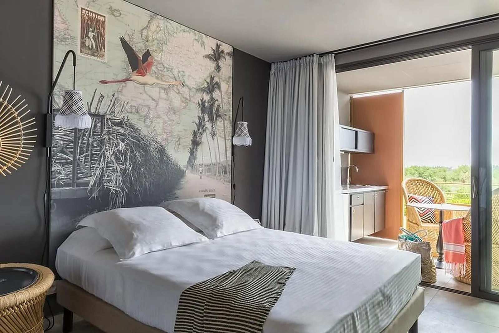 Lieux événementiels, HÔTEL DINA MORGABINE SAINT-GILLES