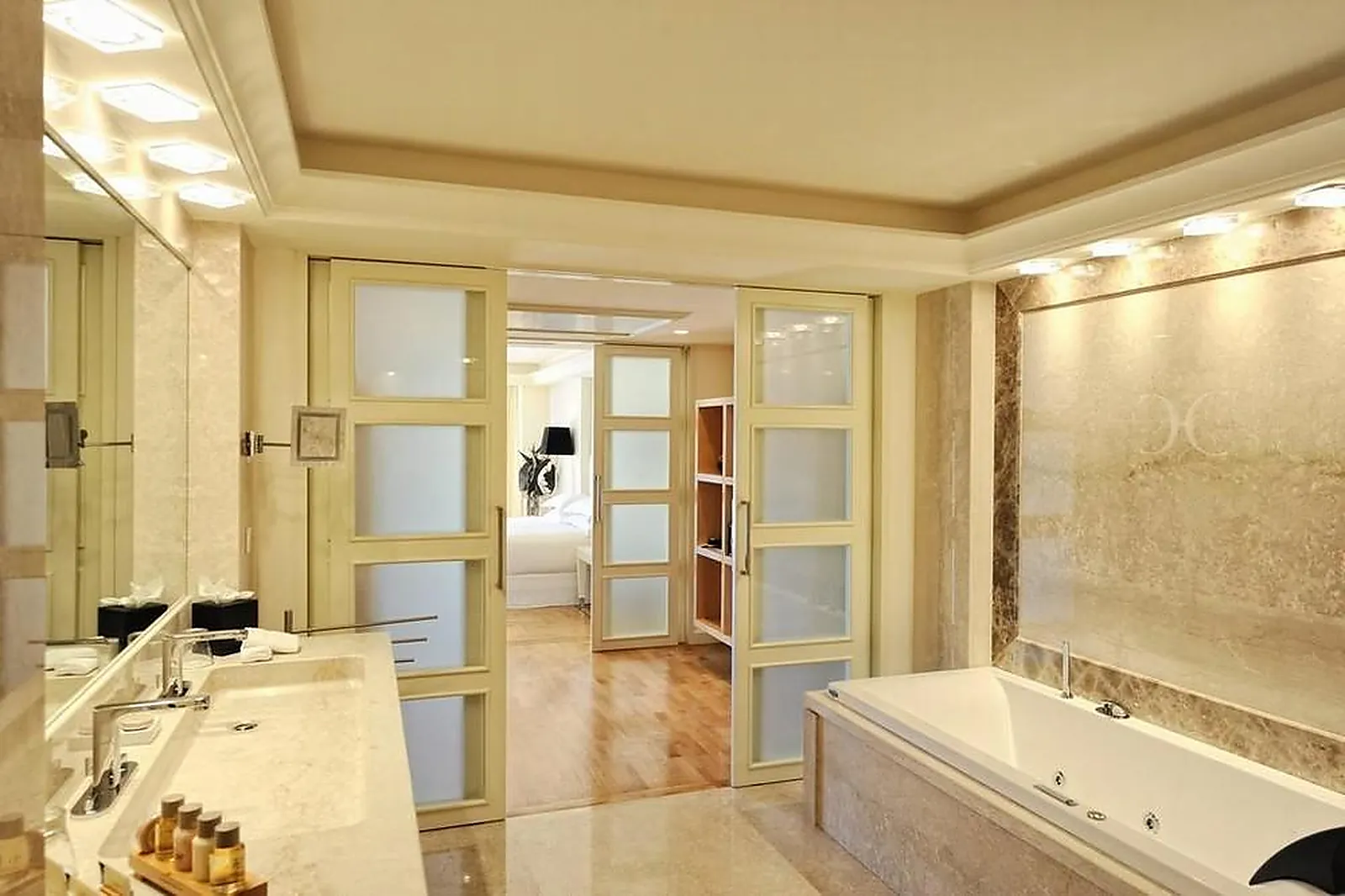 Lieux événementiels, HÔTEL DON CESAR