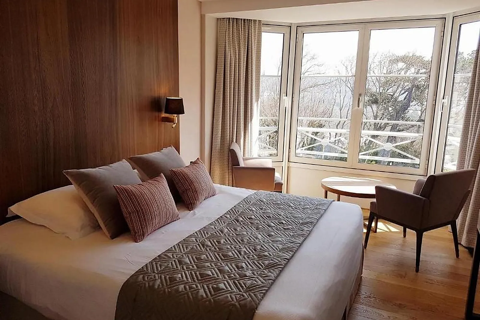 Lieux événementiels, HOTEL DORMY HOUSE