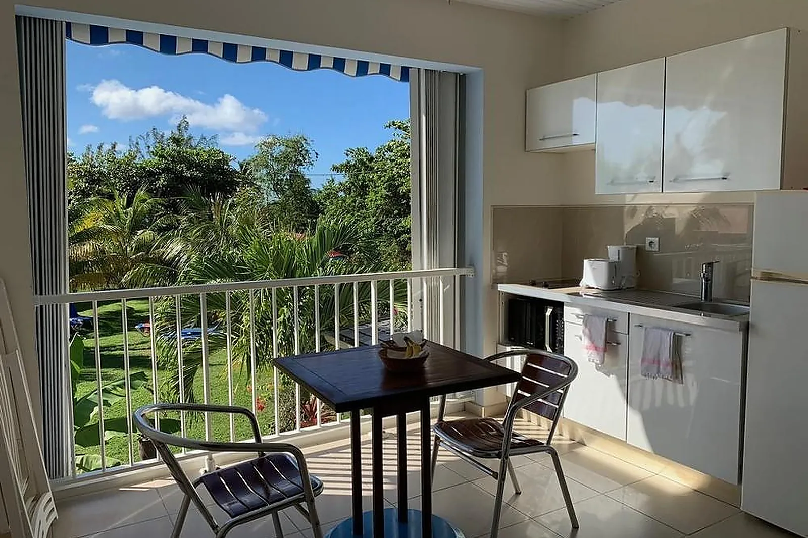 Lieux événementiels, HÔTEL DOUCE VAGUE