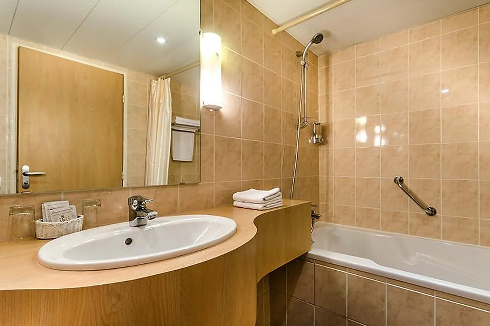 Lieux événementiels, HÔTEL ELISEO