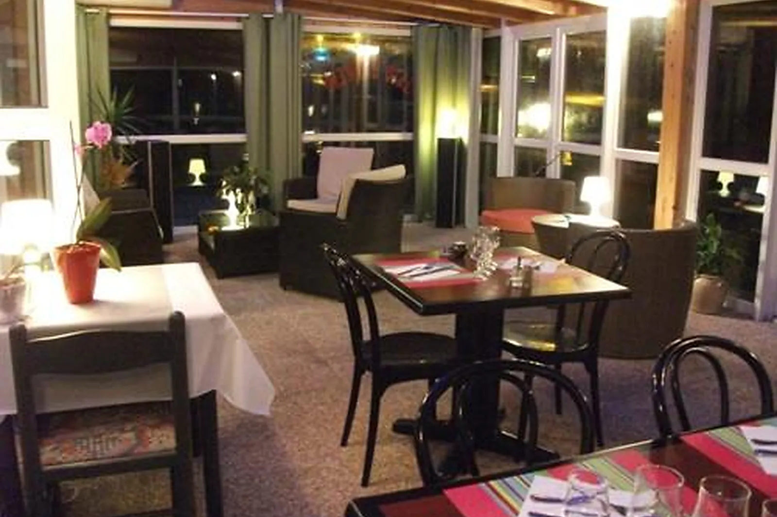 Lieux événementiels, HÔTEL EUROPA MAUSSAC