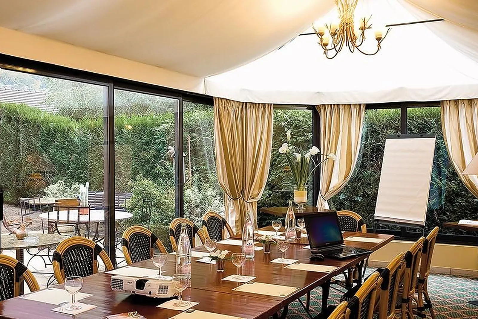 Lieux événementiels, HÔTEL FLAMBOYANT