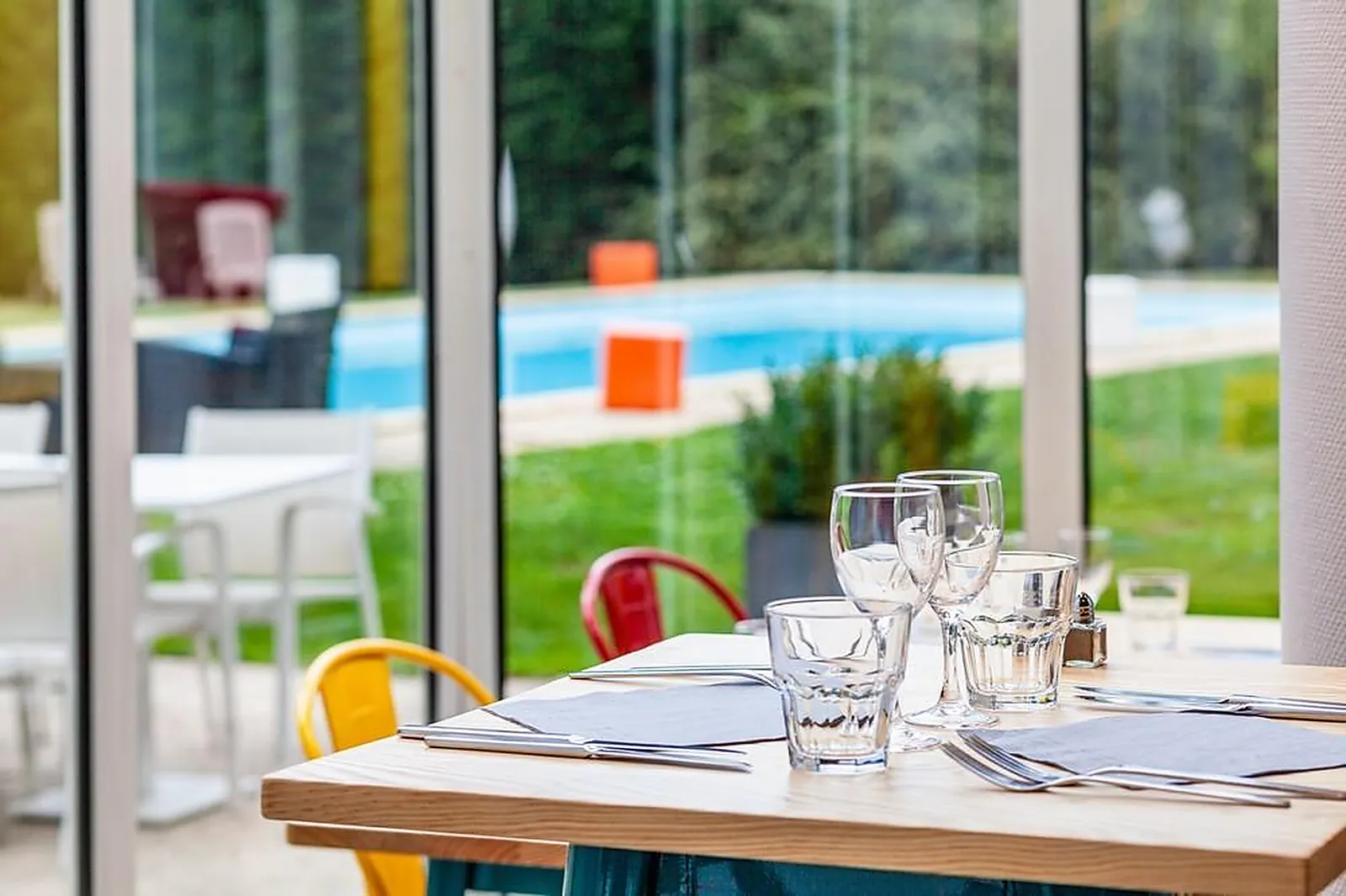 Lieux événementiels, HÔTEL FULL COLORS