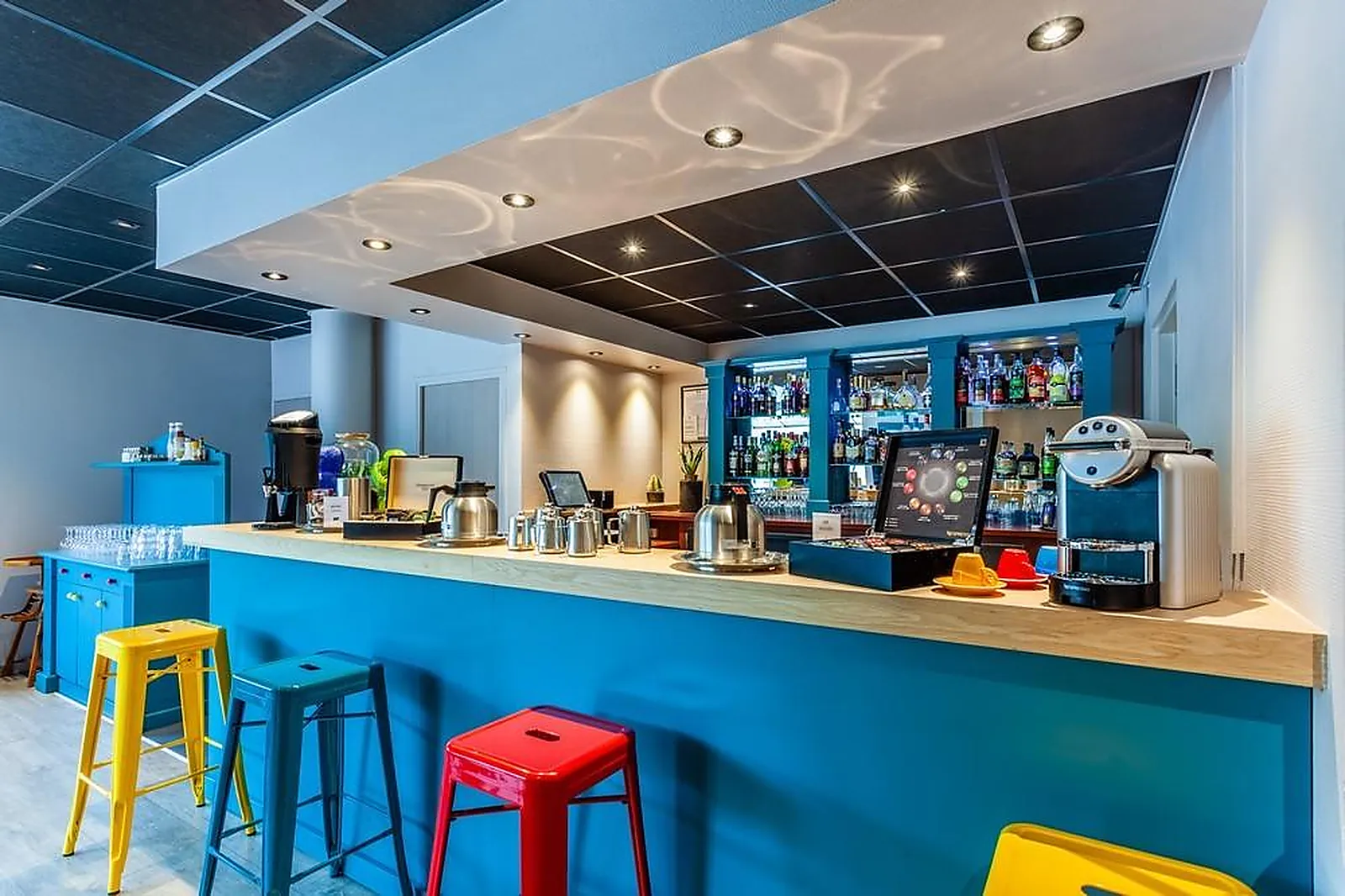 Lieux événementiels, HÔTEL FULL COLORS