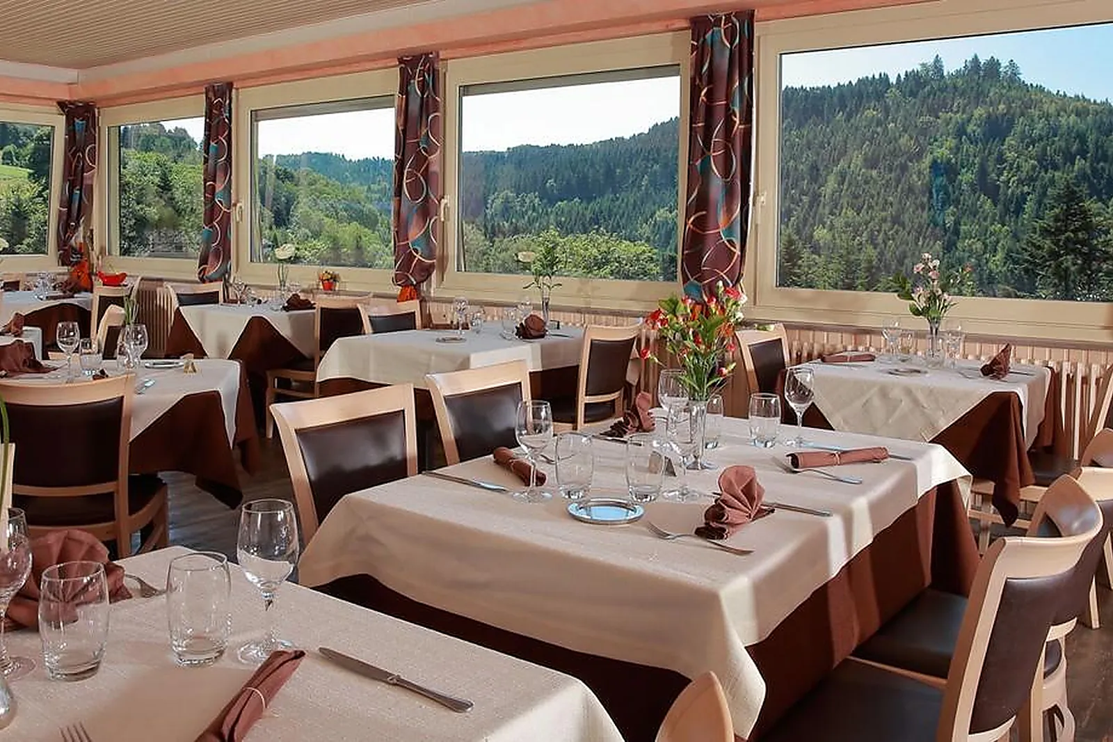 Lieux événementiels, HÔTEL GRANDE CASCADE