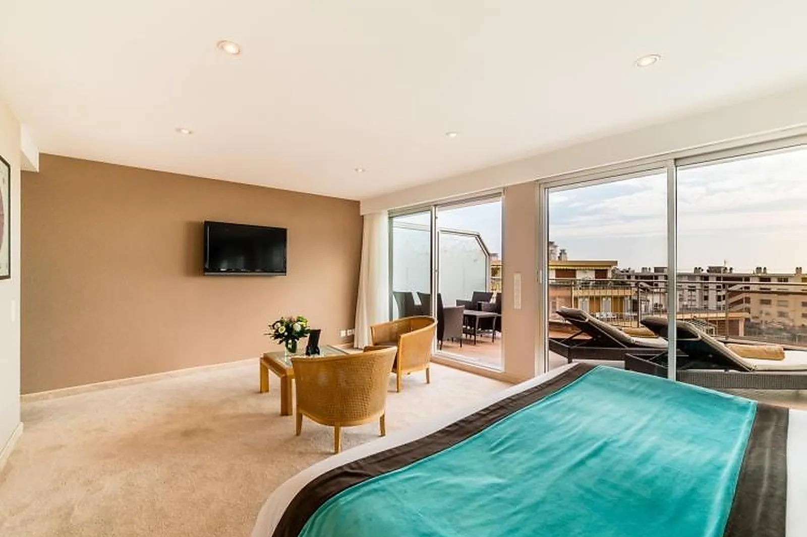 Lieux événementiels, HÔTEL HELIOS