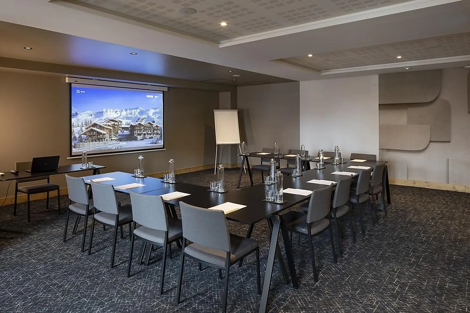 Lieux événementiels, HÔTEL HIGALIK